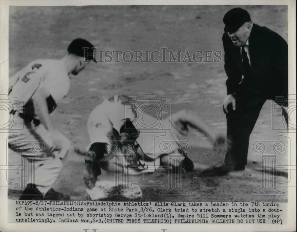 1952 Press Photo Athletics Allie Clark out at 2nd vs Indians George Strickland - Historic Images
