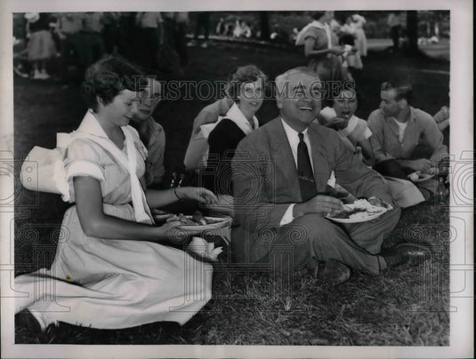 1953 Press Photo Mount Berry, Ga. Giv Herman Talmadge & Berry students-Historic Images