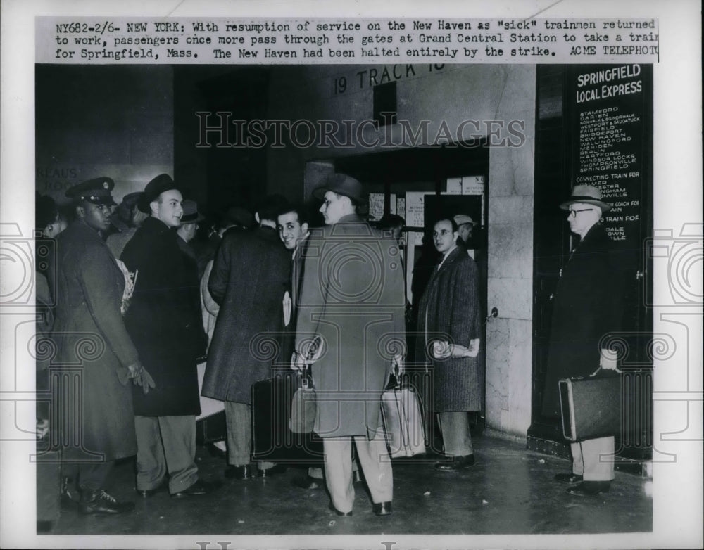 1951 Grand Central Station in NYC as strike ends - Historic Images