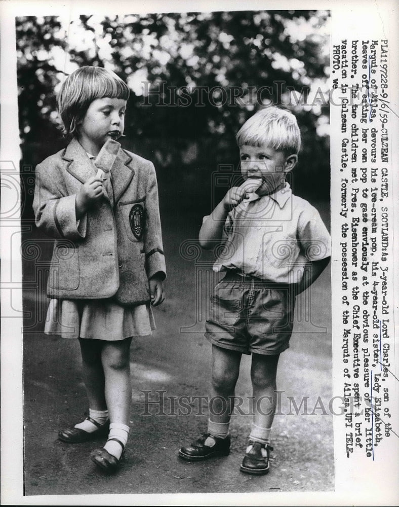 1959 Press Photo Lord Charles ad Lady Elizabeth Eating Ice Cream in Scotland - Historic Images