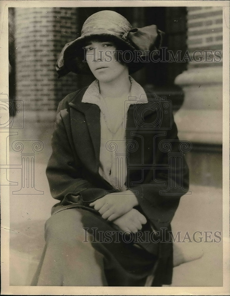 1923 Miss Marie Arrex Allowed To Stay In US - Historic Images