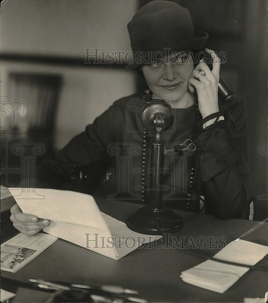 1924 Mrs. William McMillan Adams Democratic Headquarter - Historic Images