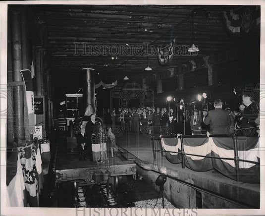 1953 Willie White at "Progress in Power" speech in NYC - Historic Images