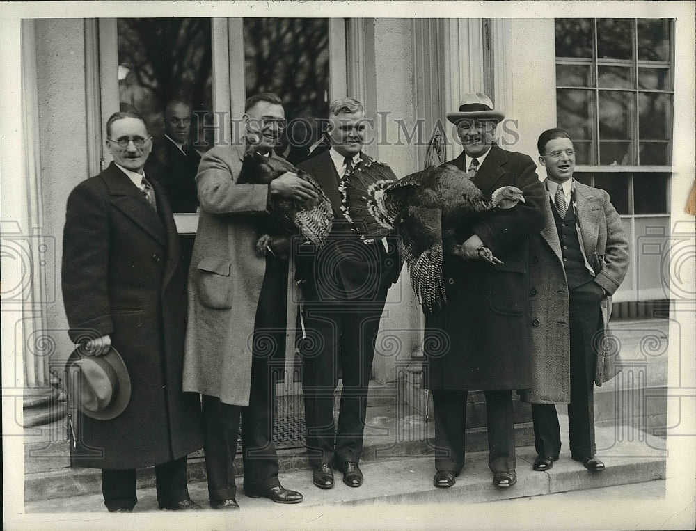 1929 Press Photo George Akerson, Secretary, Accepts Turkeys For President Hoover - Historic Images