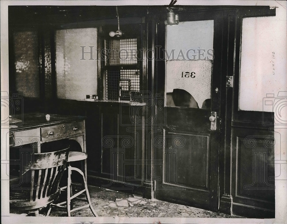 1934 Press Photo Philadelphia Electric Company After Burglary - Historic Images