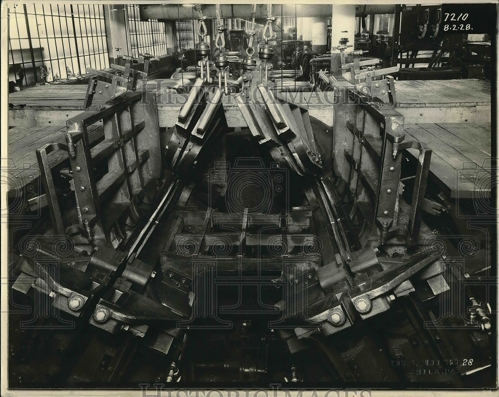 1932 Press Photo Jig Used To Hold Parts Of All Steel Body In Place - Historic Images