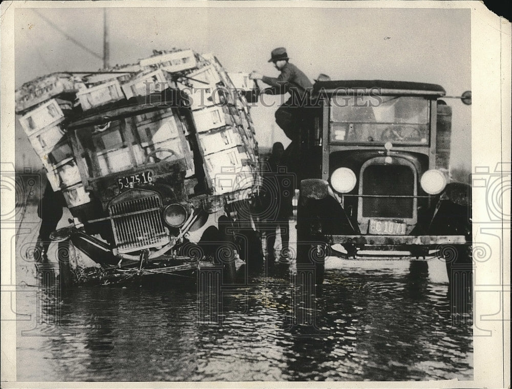 1931 Food to Markets Goes through Flood - Historic Images