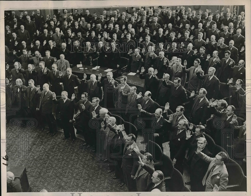 1941 Members Of 77th Congress Sworn In At Opening Session - Historic Images