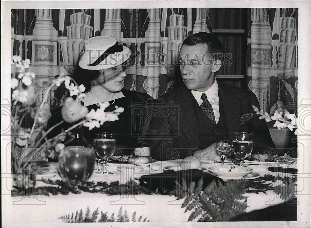 1937 Press Photo Mrs Richard Patterson &amp; Sir Gerald Campbell - Historic Images