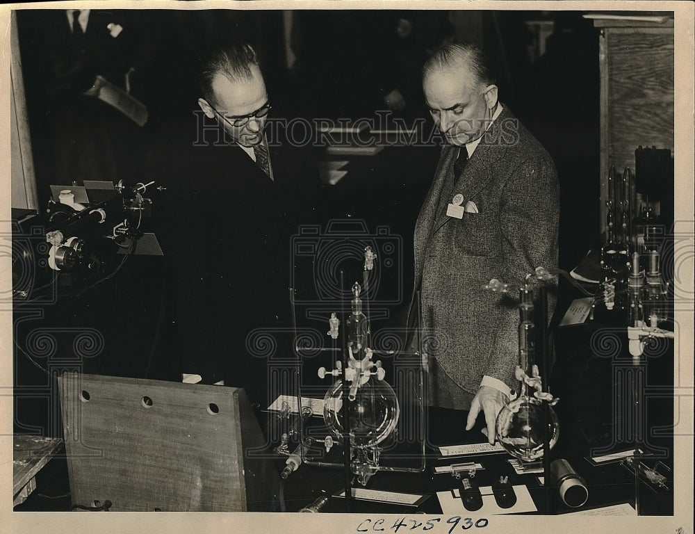 1937 Press Photo Professor J Allen of Purdue &amp; GH Waneman - Historic Images
