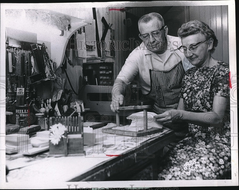 1970 Mr. And Mrs. W. David Allen, Amateur Craftsmen - Historic Images