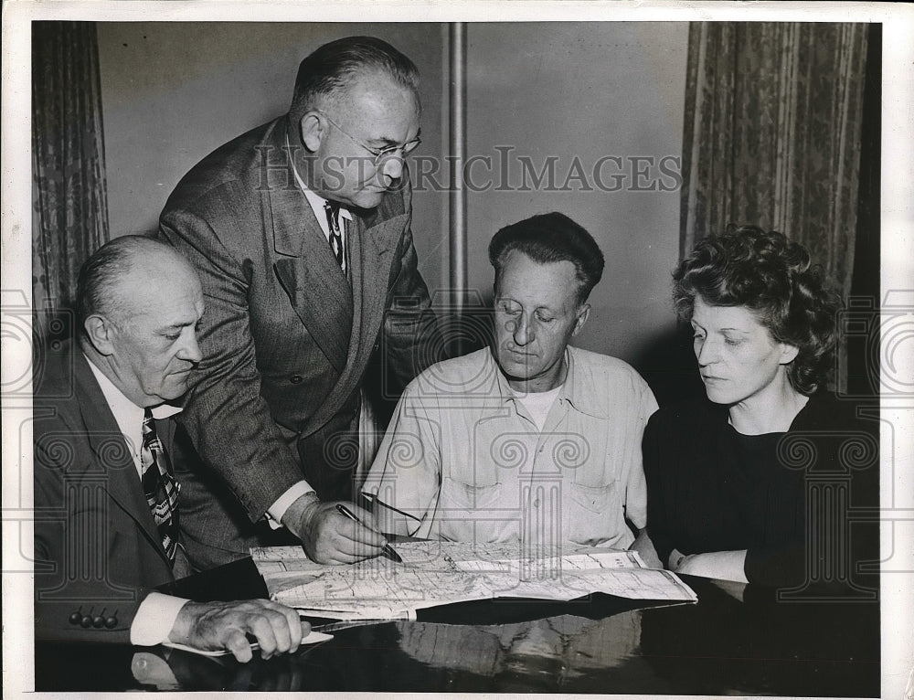 1947 Arthur DeZeler & Wife Undergo Questioning for Murder – Historic Images