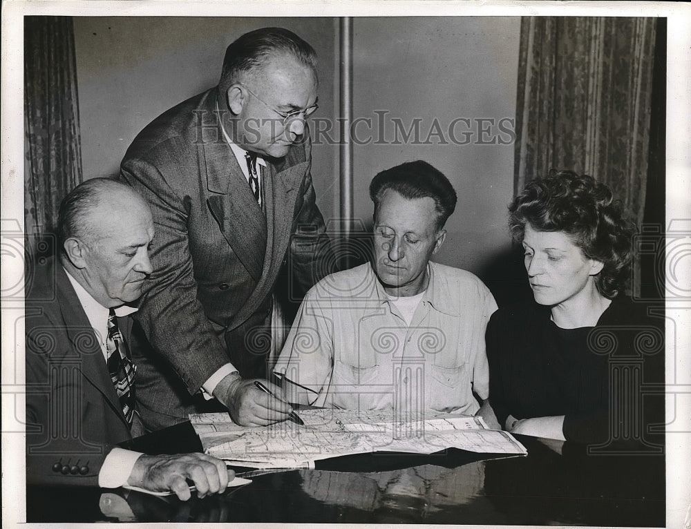 1947 Arthur DeZeler &amp; Wife Undergo Questioning for Murder - Historic Images