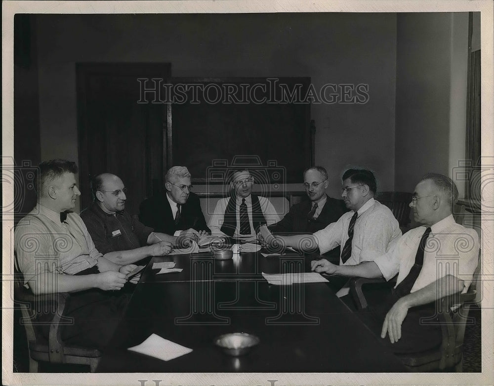 1943 Press Photo G Dietrich, E Zarshe,W Mayborn,E Heisex,L True,Sheka, Brown - Historic Images