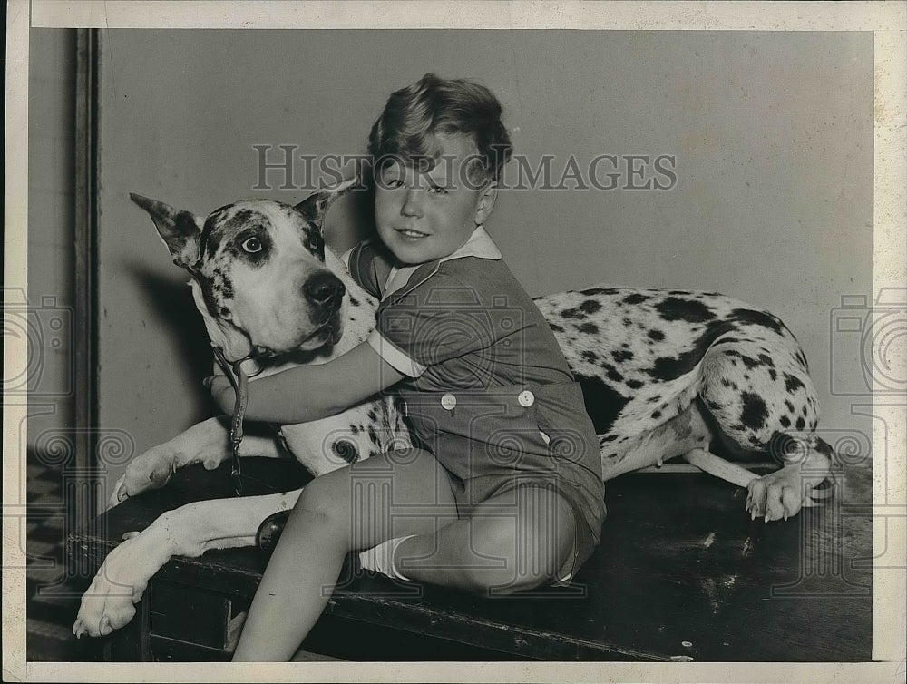 1935 Press Photo Raymond Bishop &amp; his Great Dane at show-Historic Images