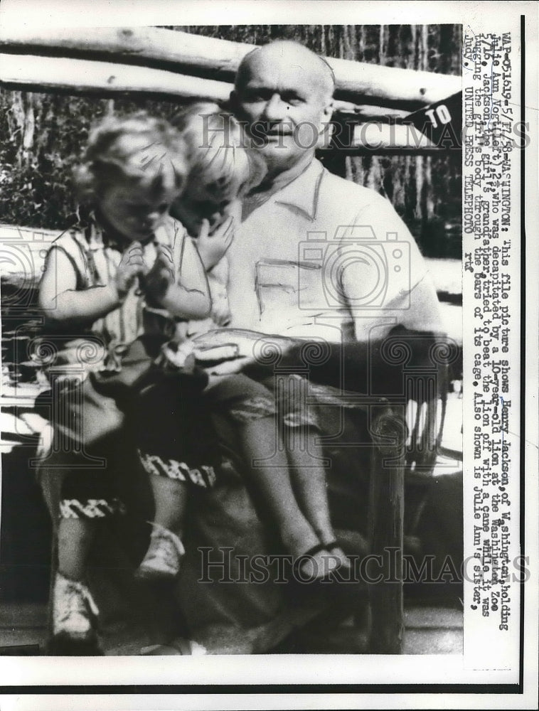 1958 Press Photo Henry Jackson and Julie &amp; Judy Vogt Before Accident - Historic Images