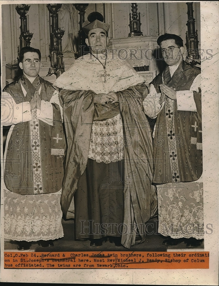 1945 Press Photo Bernard &amp; Charles Jones &amp; Rev Michael Ready-Historic Images