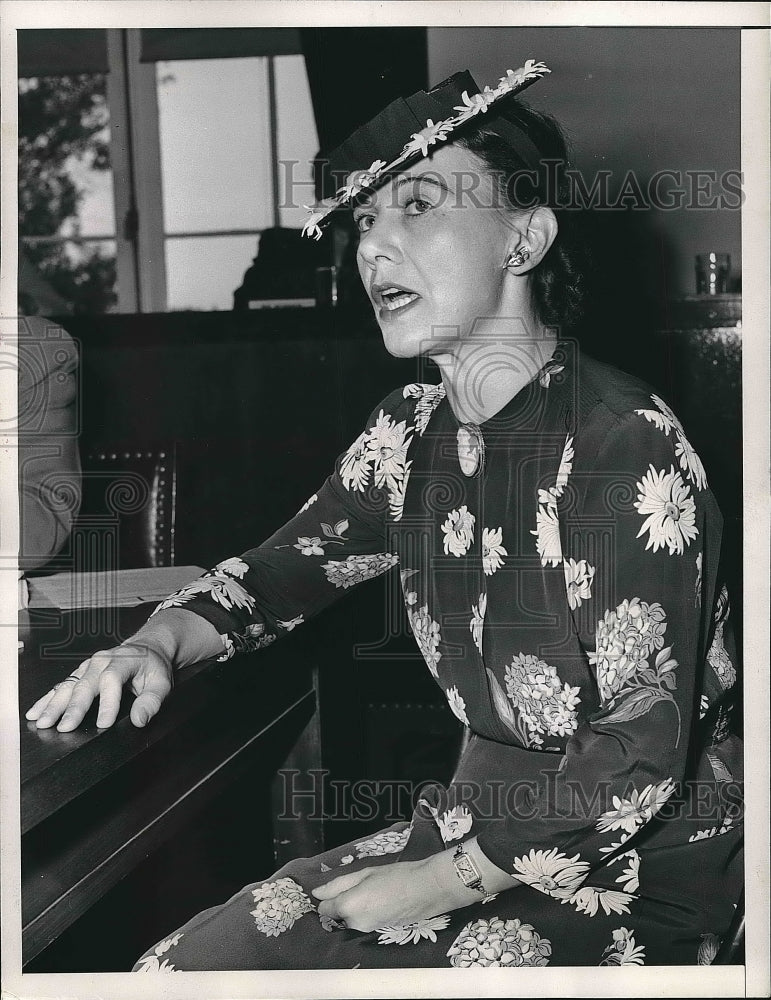 1947 Ann Mathews, former union secretary &amp; official in the North - Historic Images
