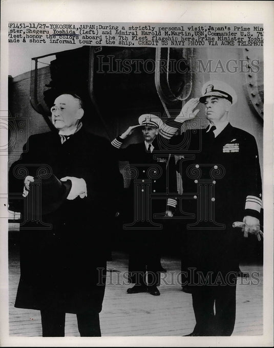1951 Press Photo Japan Prime Minister Shegeru Yoshida & U.S Adm. Harold Martin.-Historic Images