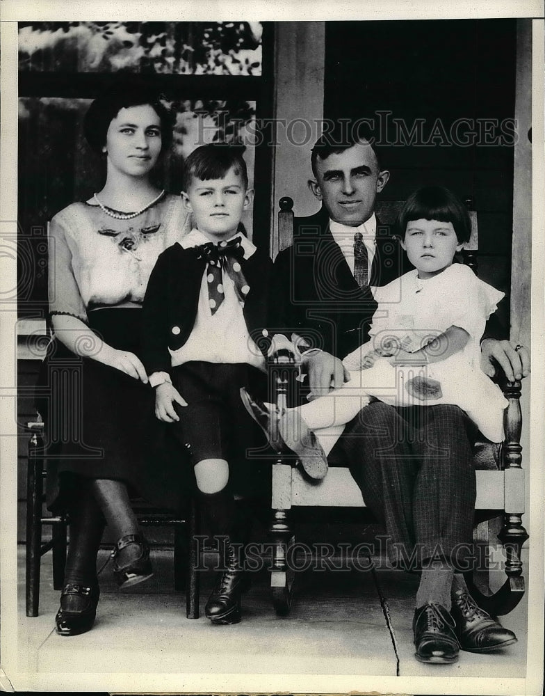 1936 Press Photo Mr &amp; Mrs Ernest Heiman &amp; their children before his murder - Historic Images