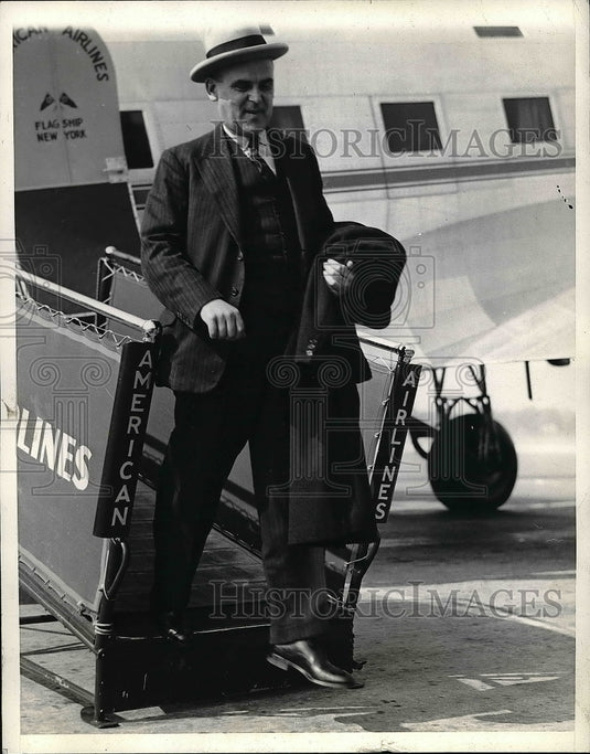 1936 Press Photo Canadian Minister of Commerce, C.R. Howe in L.A. Calif - Historic Images