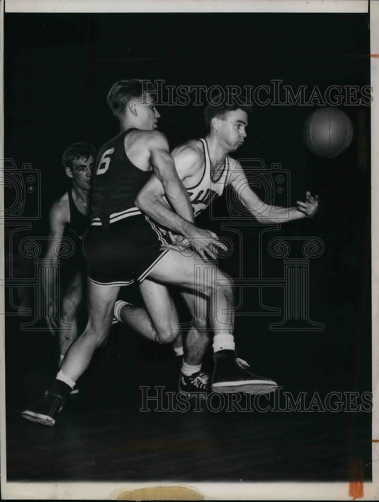1948 Larry Pokrywinski (6, Wisconsin) - Historic Images