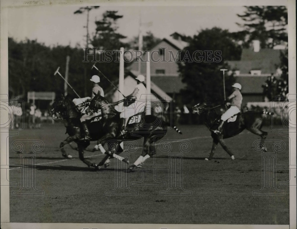 1934 Polo Teams East and West during a game - Historic Images