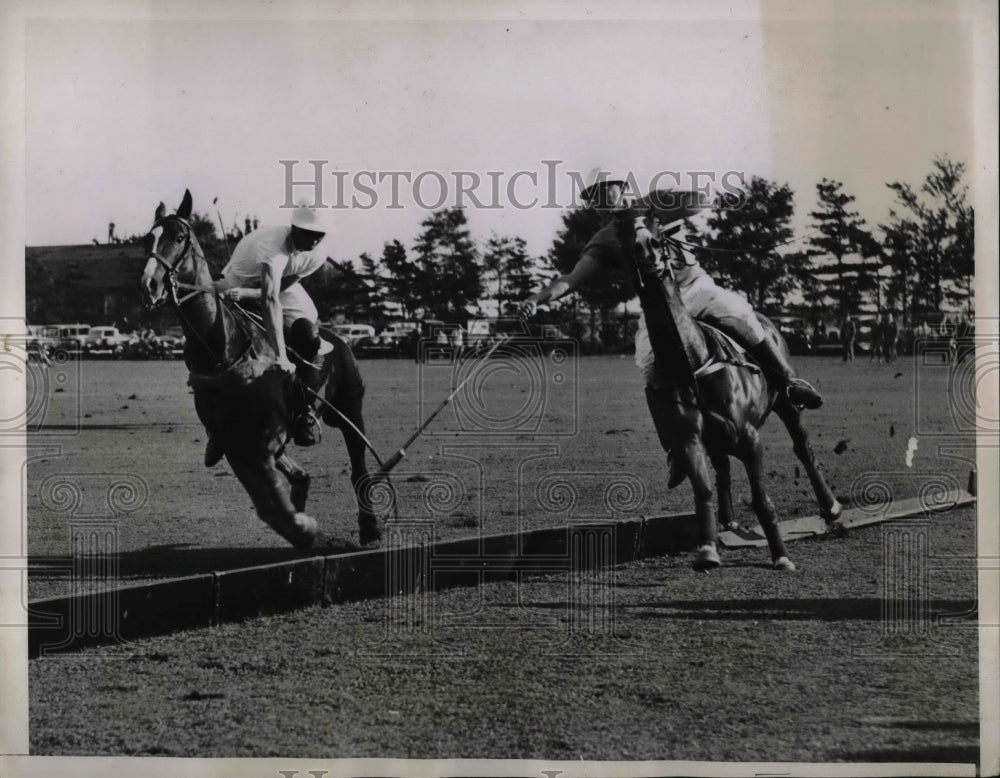 1934 Press Photo Members of East and West Polo Team during a game - Historic Images