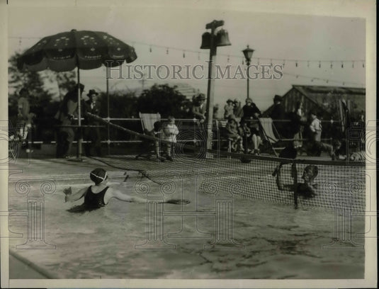 1967 Nedra Beverley & Jacques Golderer Play Acquatic Tennis - Historic Images