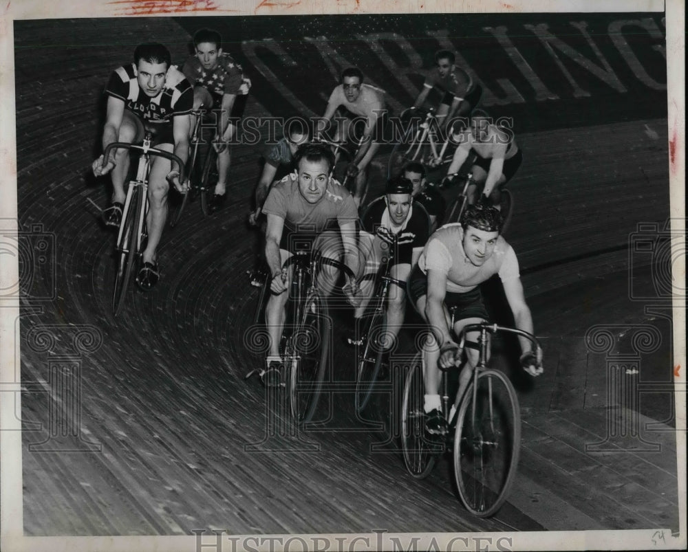 1947 Press Photo Frances Grause, Alfred Le Tournur and Emil Ugnat Bicyle Racers - Historic Images