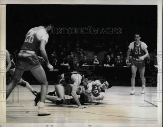 1941 Mich St. J Gerard vs LIU S Lobello, H Beenders  - Historic Images