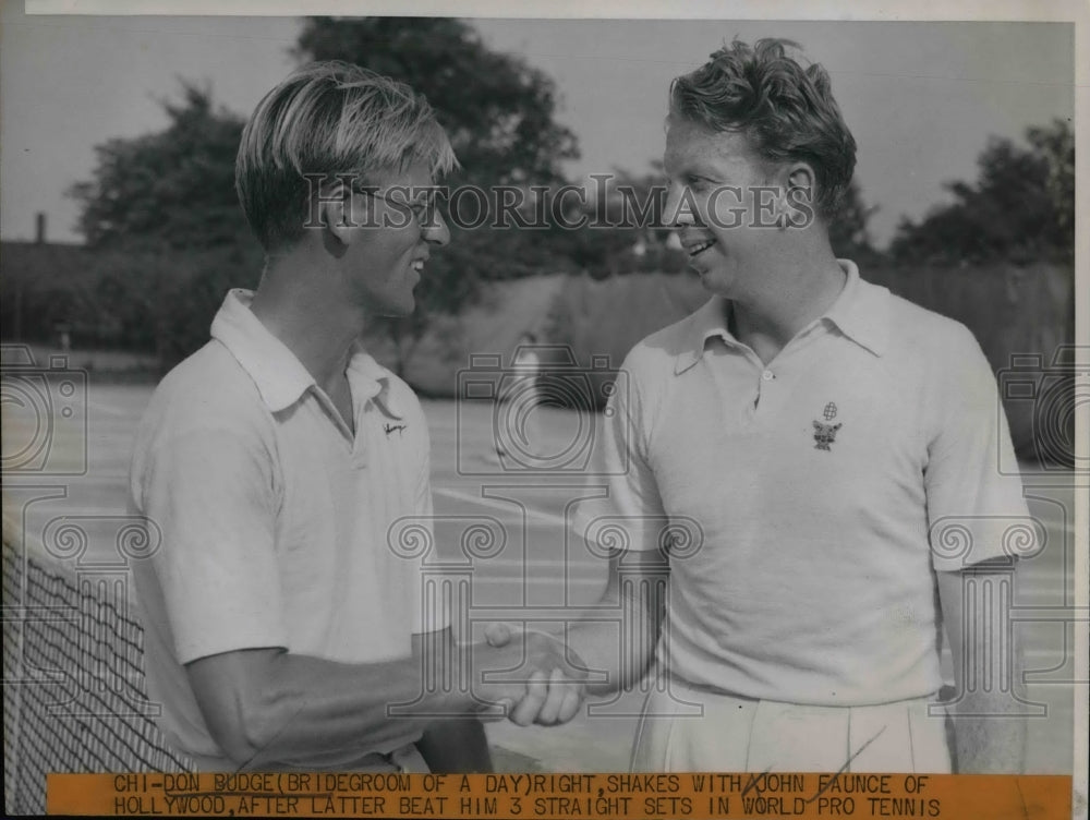 1941 Don Budge & other pro tennis player  - Historic Images