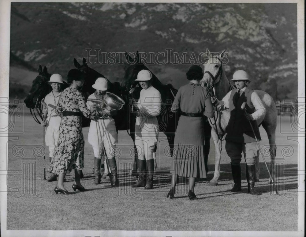1935 Women Polo champions, Owens,Bullock,Wheeler,Donnelly, Hollins - Historic Images