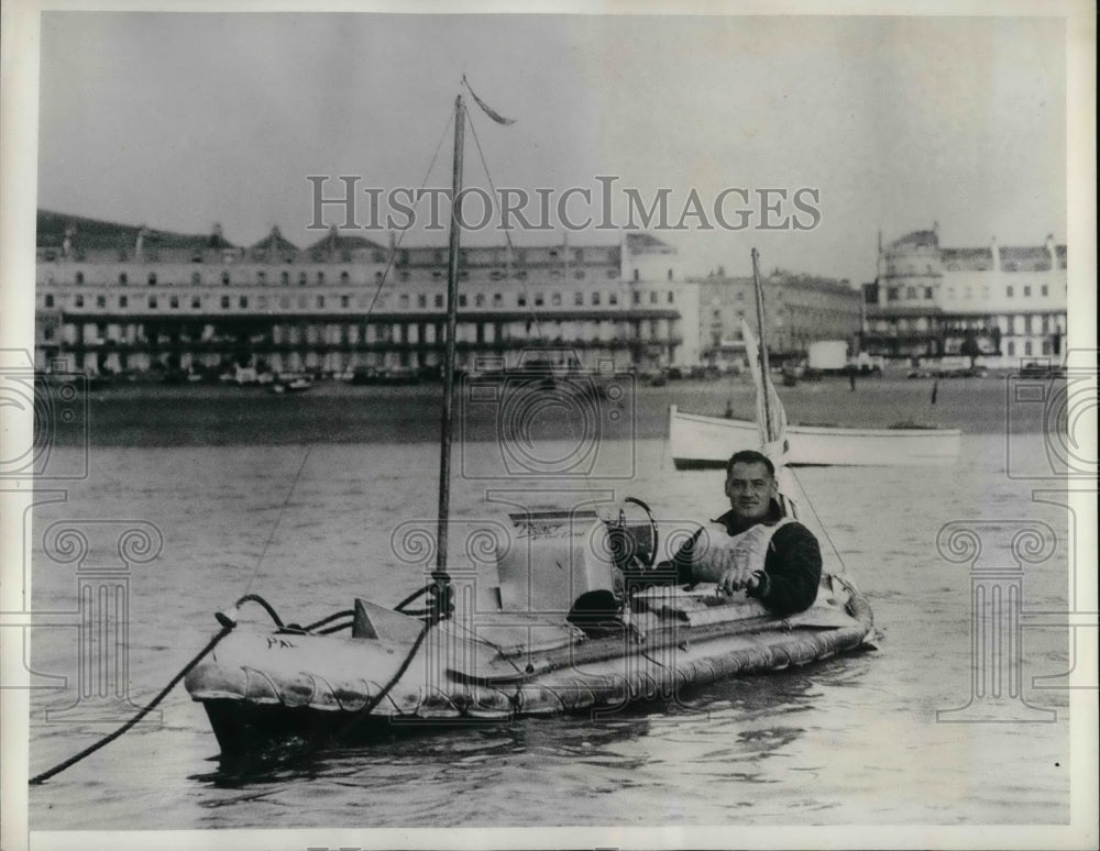 1935 A.J. Pouney of Wareham, Dorset England in his canoe  - Historic Images