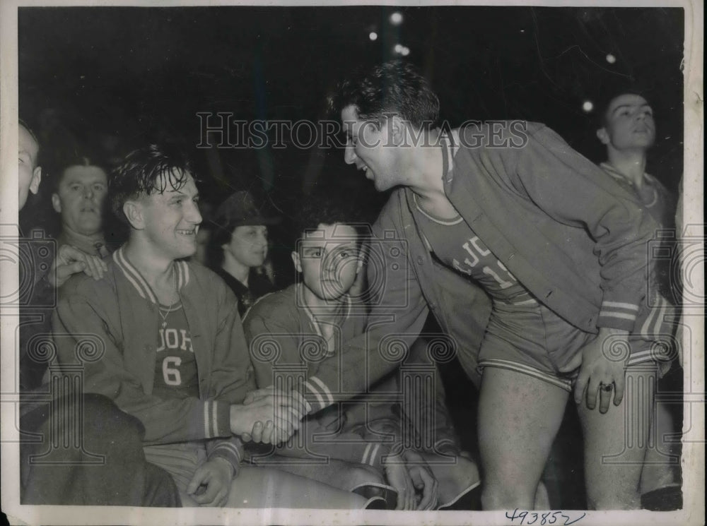1939 St Johns basketball, Bill Lloyd & teammates  - Historic Images