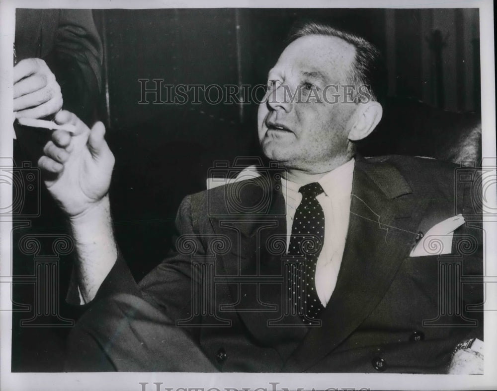 1953 Press Photo Turner L. Smith Listens to Testimony Roy Bergeron - nea50240 - Historic Images