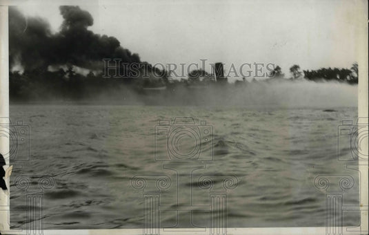 1931 Oil tanker on fire from a welding torch in Washington - Historic Images