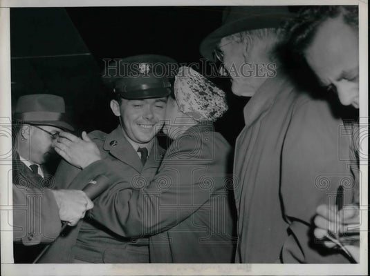 1953 GI Ed Dickinson & family as he renounces communism  - Historic Images