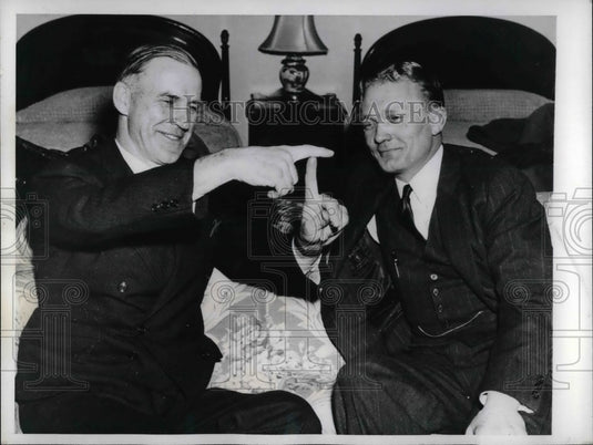 1943 U of Pitt, coach Clark Shaughnessy & James Hagen  - Historic Images