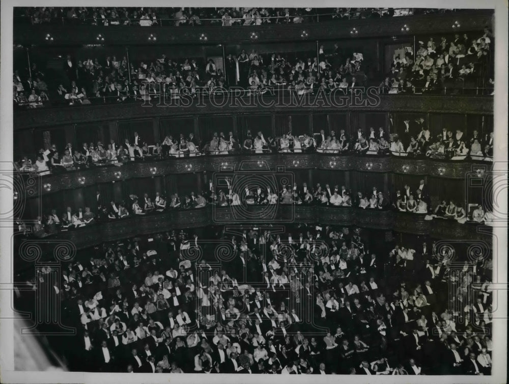 1933 Press Photo Metropolitan Opera House New York - nea50384 - Historic Images