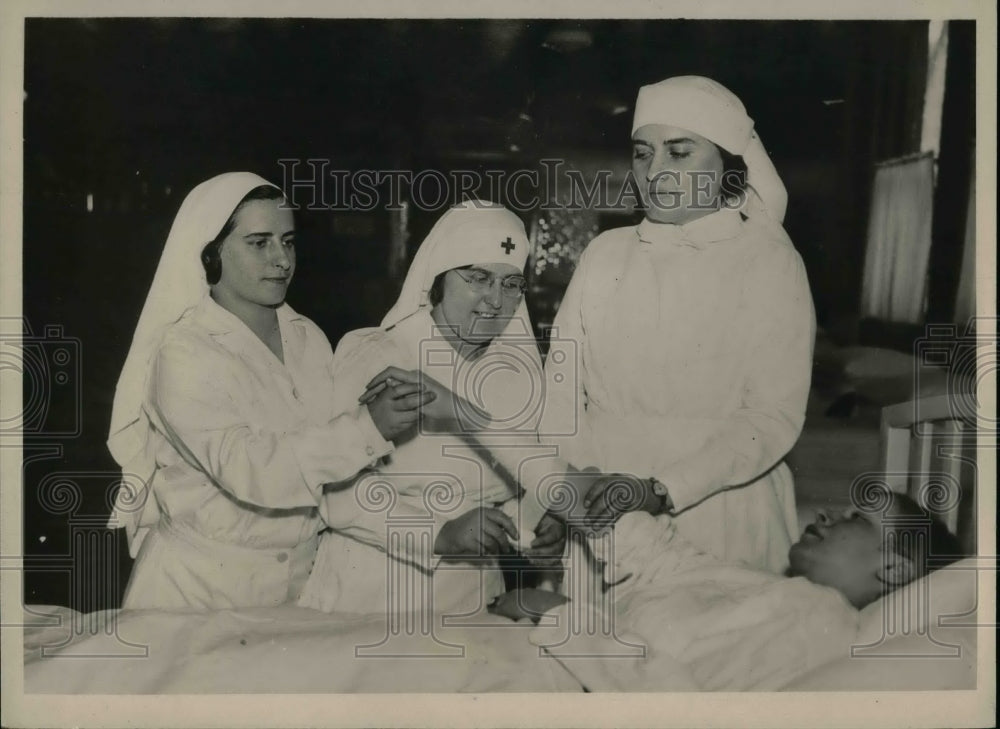 1932 Western Reserve U nurses, Carechipa, Ripol &amp; Rodriguez - Historic Images