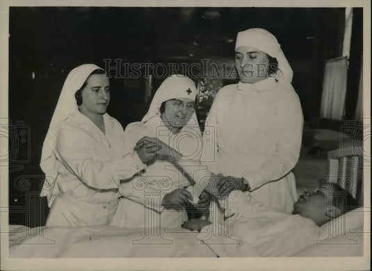 1932 Western Reserve U nurses, Carechipa, Ripol & Rodriguez - Historic Images