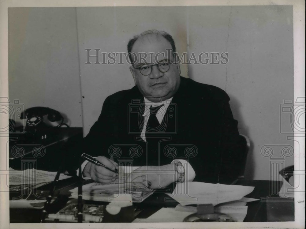1938 J.V.C. Henera, director general of Petroleum Admin  - Historic Images