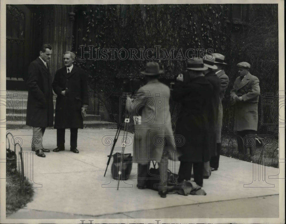 1927 Professors Compton & Michelson at their labs  - Historic Images