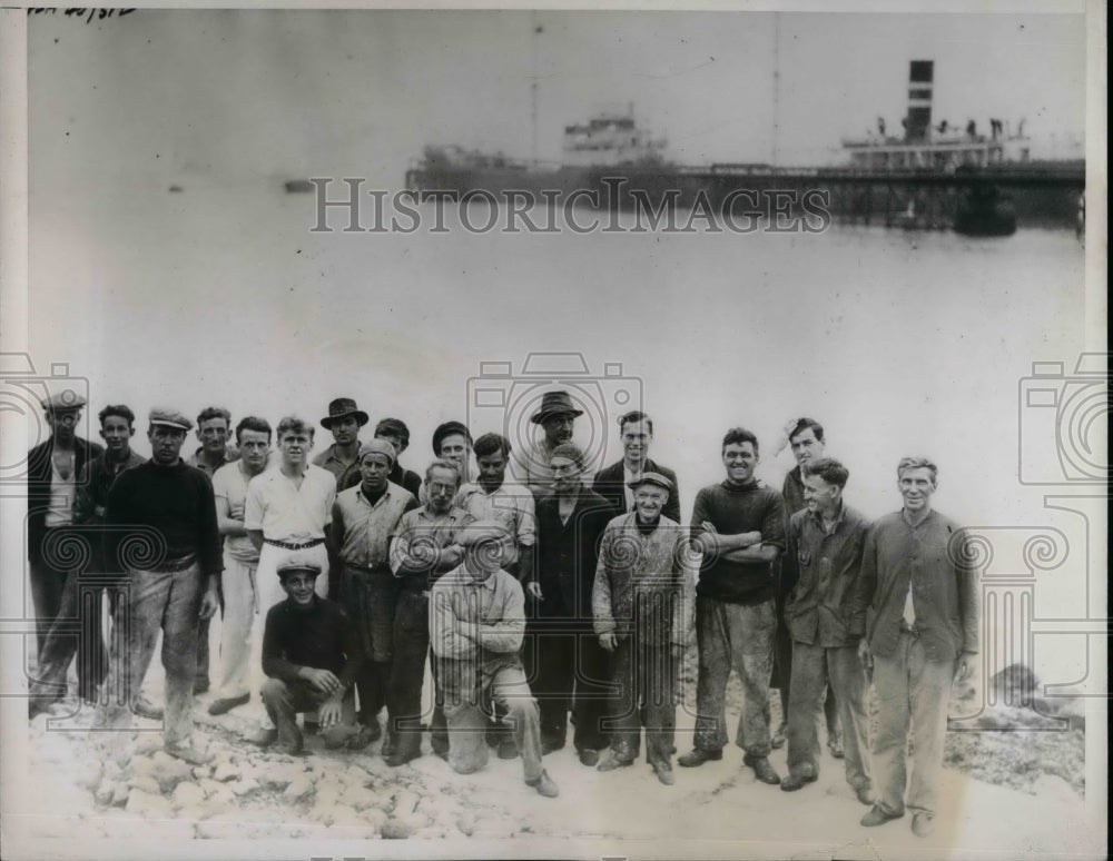 1937 Press Photo Crew of the British Oil Tanker &quot;British Corporal&quot; at Haven. - Historic Images