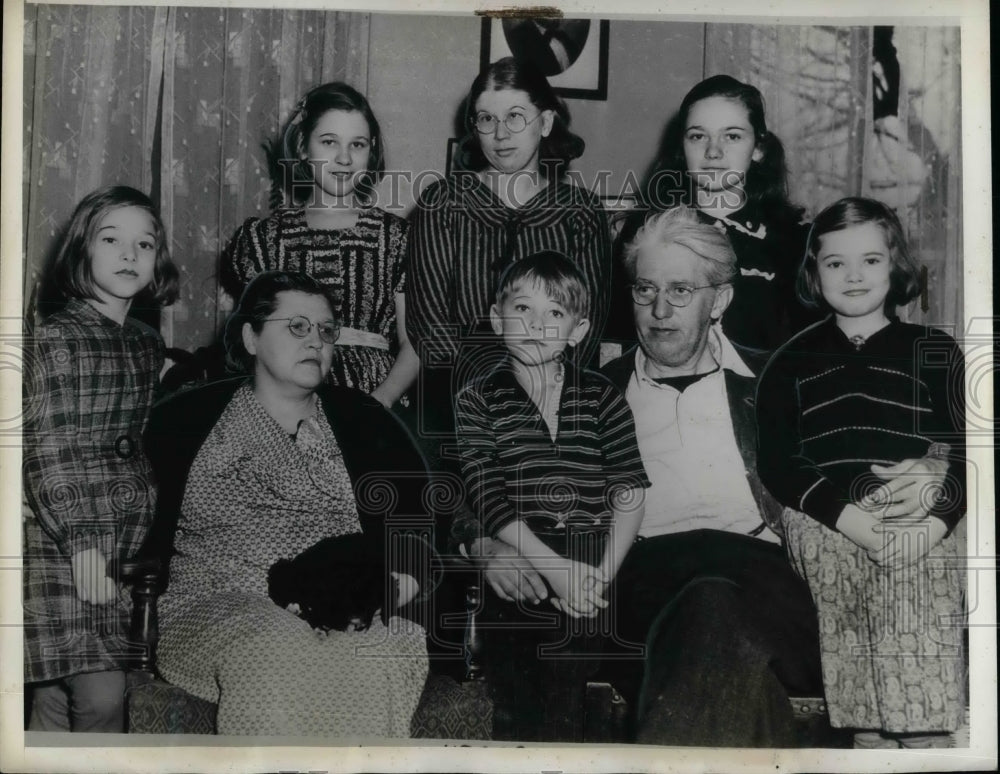 1938 Press Photo Edward W. Hubbard and family - nea50603 - Historic Images