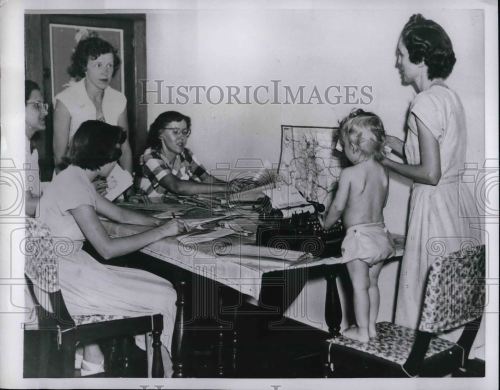 1952 Leona Velen, Lucille Johnson, Doris Velen, Curtis Phillips - Historic Images