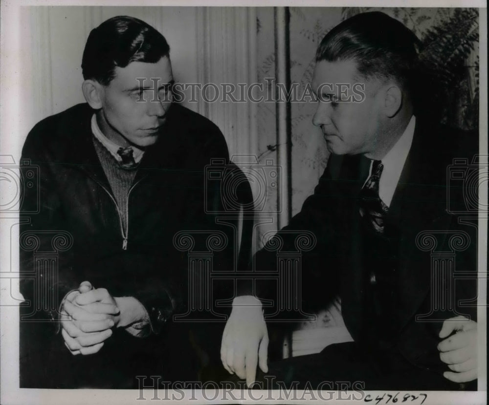 1938 Henry Heirel interviewing Sheriff Dolos Blanchard  - Historic Images