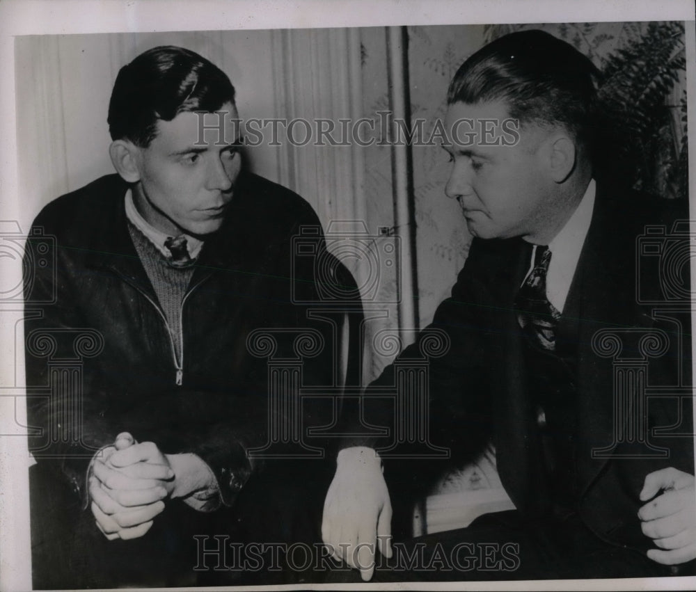1938 Henry Heipel interviewing Sheriff Dolos Blanchard  - Historic Images