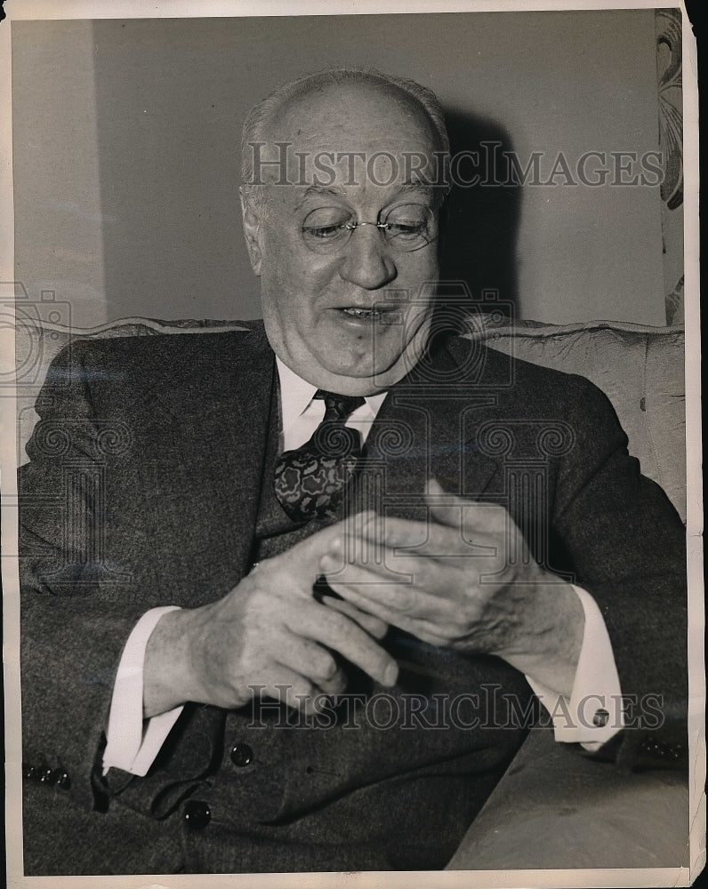 1939 Press Photo Senator Clyde Hessing at Hotel New Yorker - Historic Images